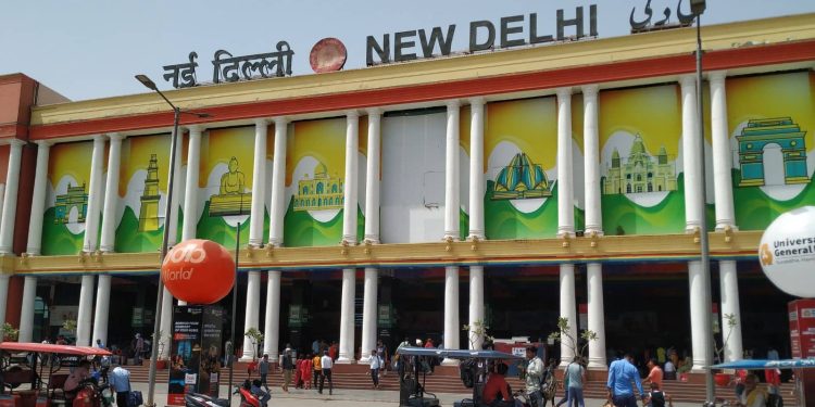 अब जेब में 250 रुपए रख कर ही जाना नई दिल्ली रेलवे स्टेशन! 15 मिनट के लिए गाड़ी पार्क करना अब होगा महंगा